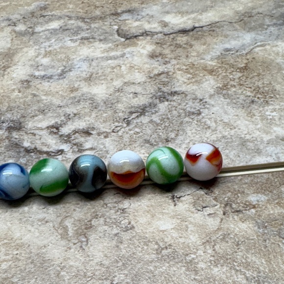Colorful Swirled Marbles VINTAGE MARBLE LOT OF 11 MULTI-COLOR MARBLES - Picture 6 of 11